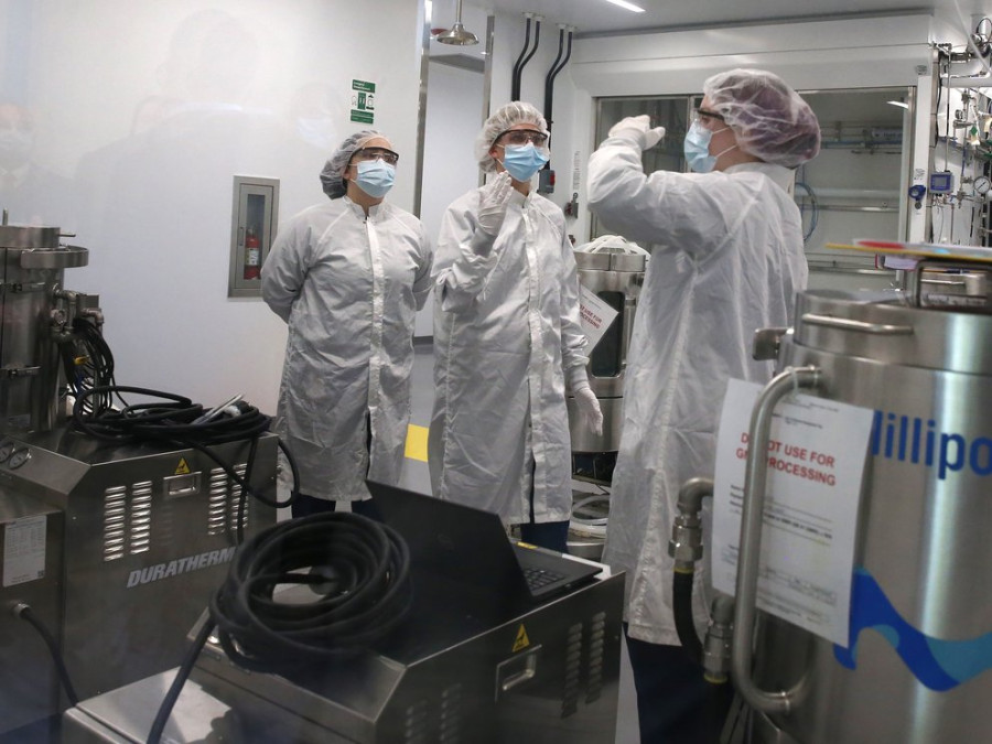 Estados Unidos acumula 590 mil decesos por COVID-19