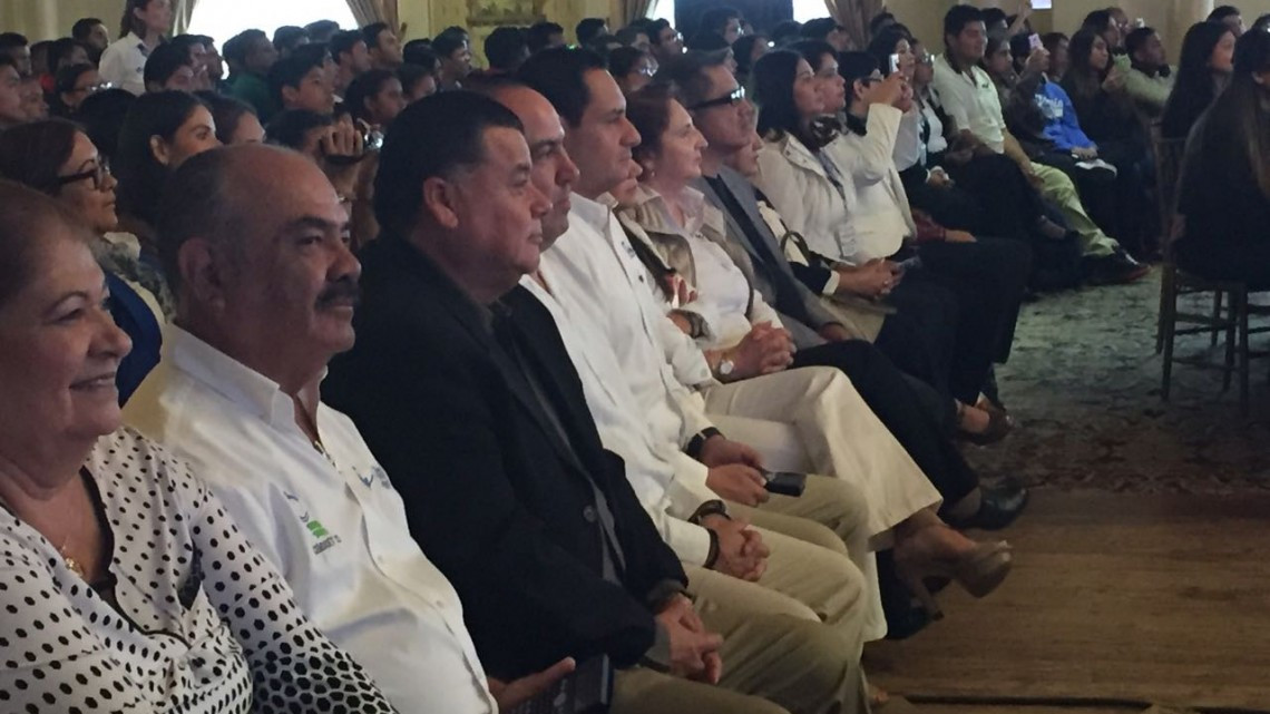 Campeón del mundo de cálculo mental dicta conferencia en Matamoros 