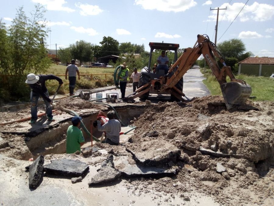 Intensifica COMAPA rehabilitación en fuga de agua