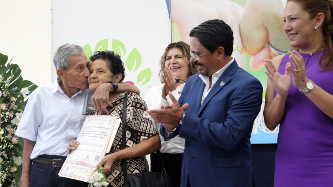 Realiza DIF Madero matrimonios colectivos