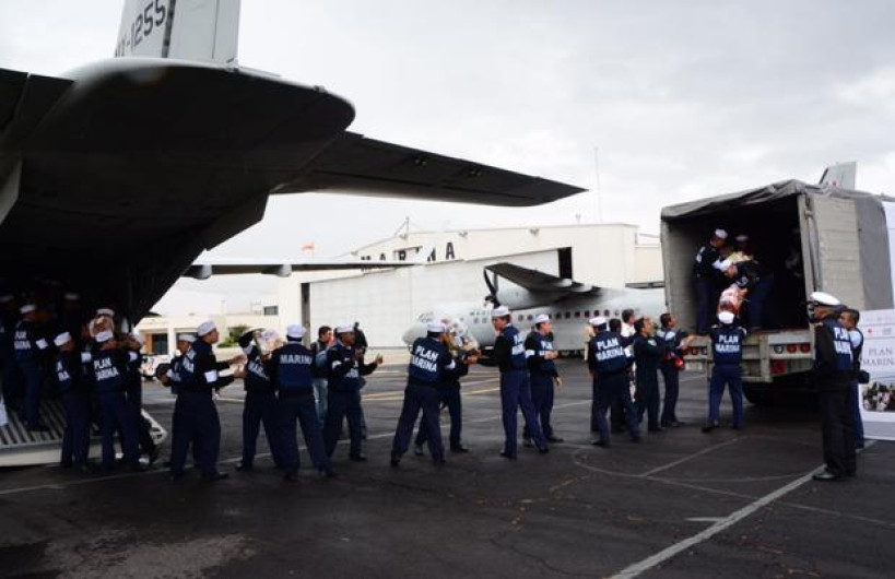 Entrega Semar apoyo a damnificados de Oaxaca y Chiapas