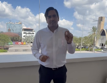 Carlos Peña Ortiz orienta a la ciudadanía sobre trámites estatales y federales