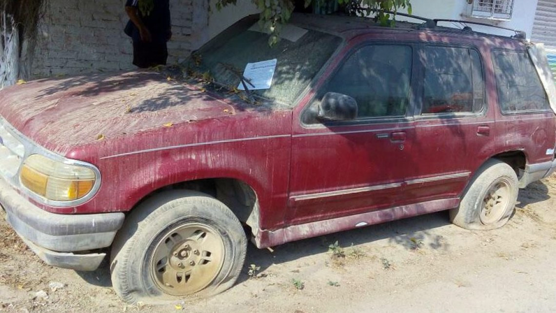 Tránsito y vialidad realiza operativo para retirar autos-chatarra de Nuevo Laredo 