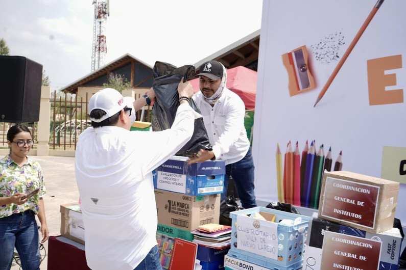 Se suma ciudadanos y organismos a 'Escuelatón 2025' para apoyar con útiles escolares 