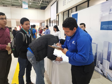 Busca Institución Profesional, promover a sus alumnos en el campo laboral