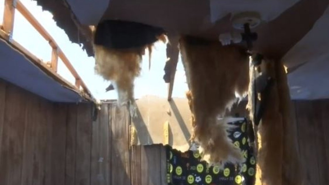 Familia pide ayuda tras perder su hogar