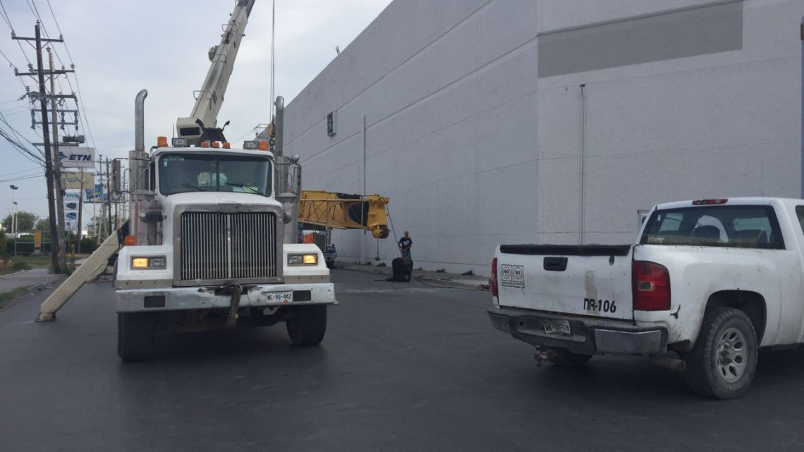 Cierran calle París por instalación de aire acondicionado
