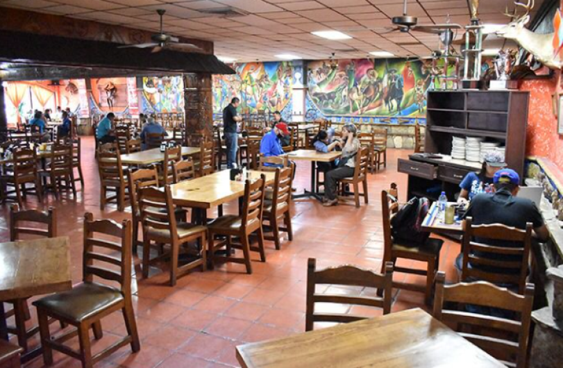 Reapertura de los puentes internacionales no es competencia para el sector restaurantero de Nuevo Laredo 