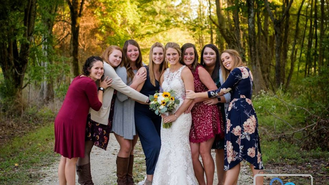 ¡Hermoso detalle! Mujer recuerda a su prometido muerto con sesión de fotos