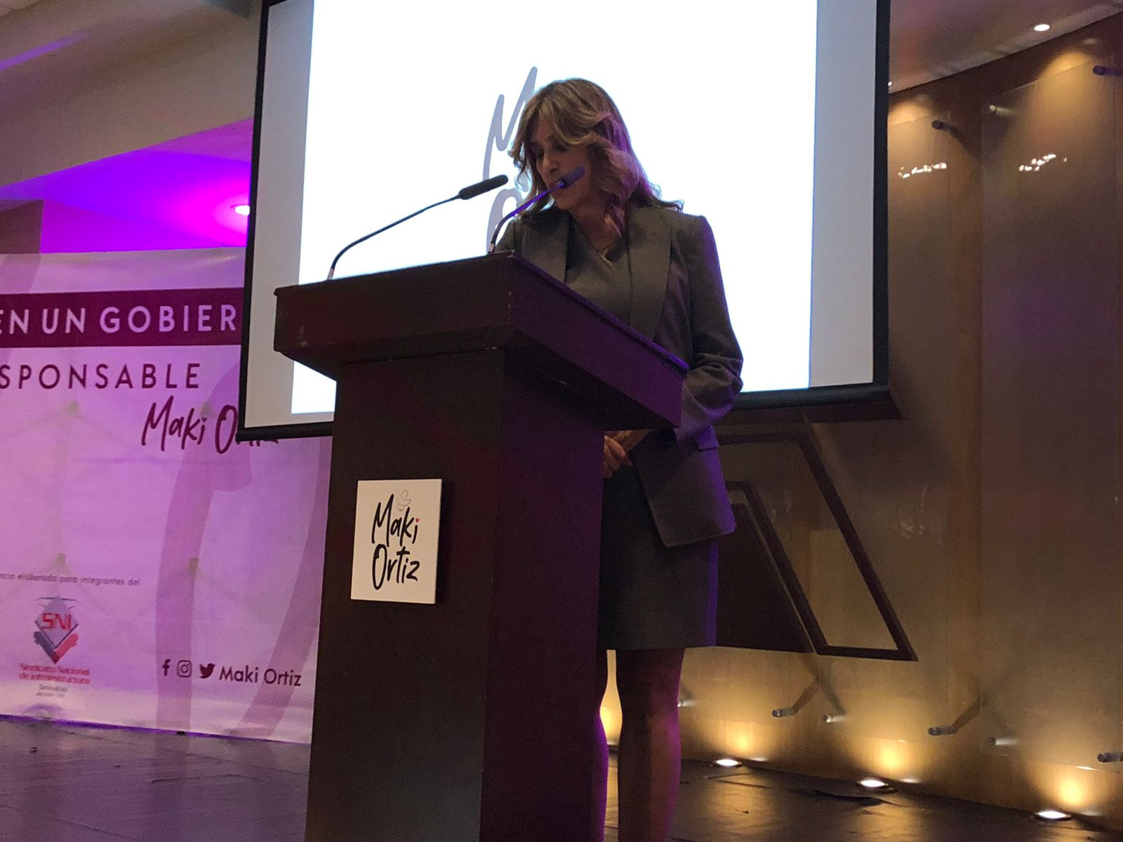 Maki Ortiz imparte conferencia "Experiencias Exitosas de un Gobierno Responsable" en Nuevo Laredo 