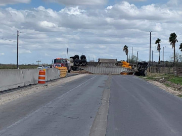 Chocan 2 vehículos en Condado Willacy