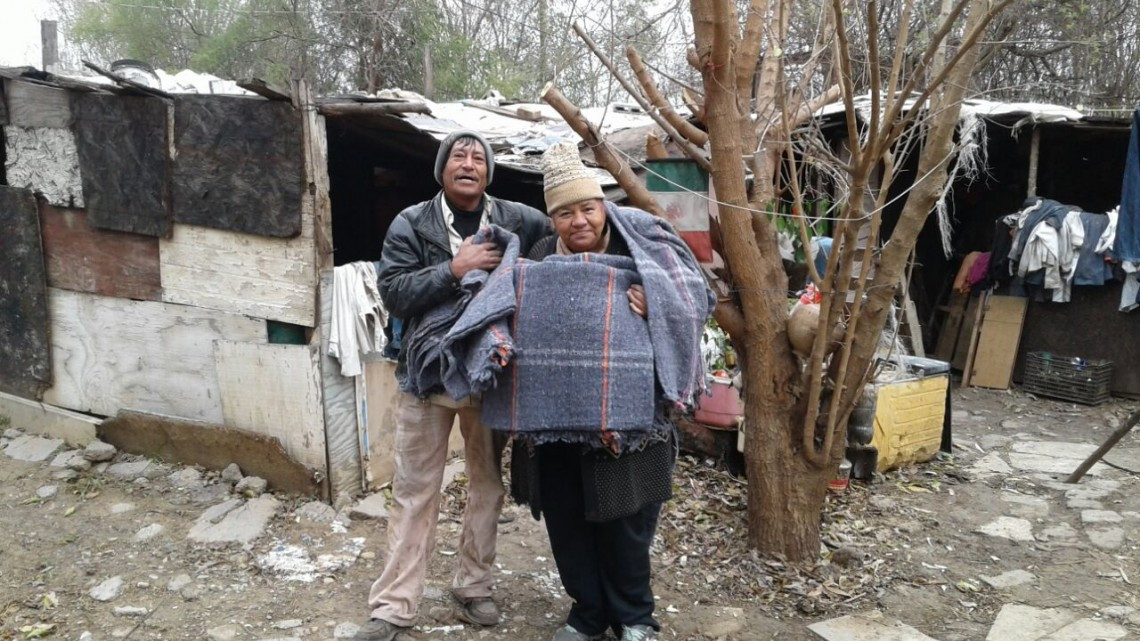 Refuerza Gobierno de Tamaulipas entrega de cobertores por frío