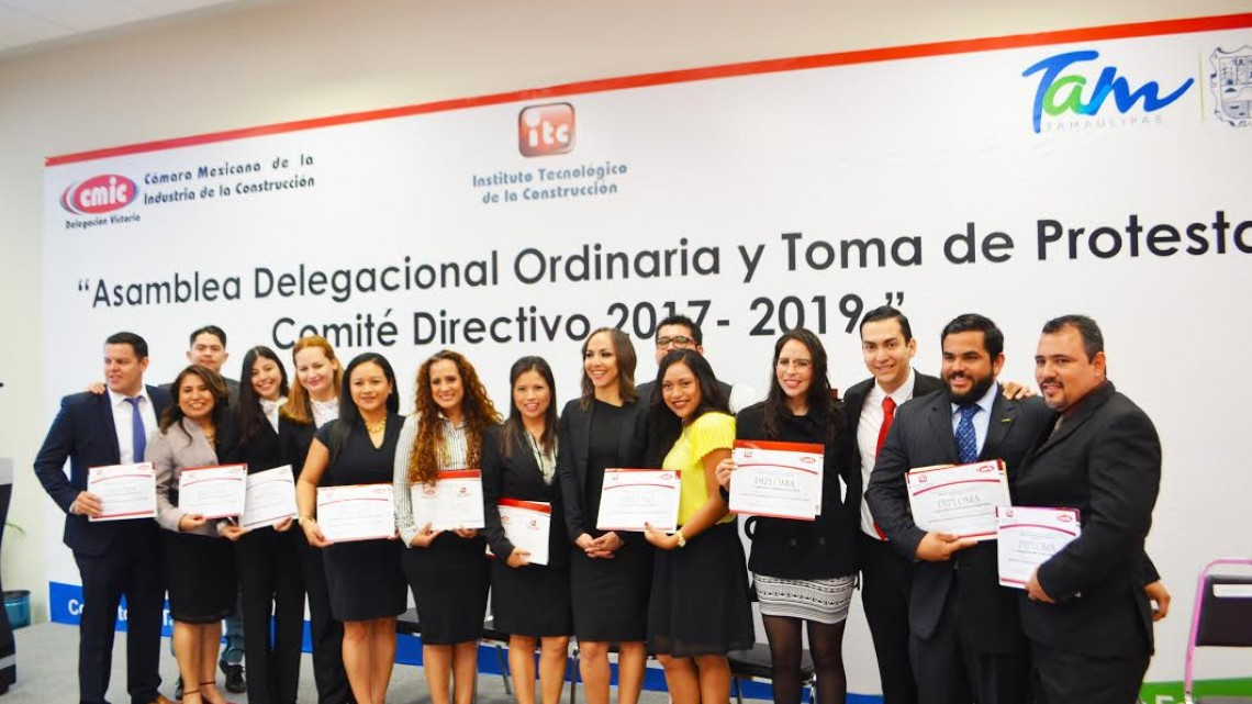 Se reúne Obras Públicas con CMIC