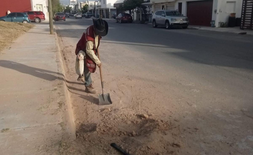Dedica Gobierno de Reynosa trabajo de saneamiento a colonias