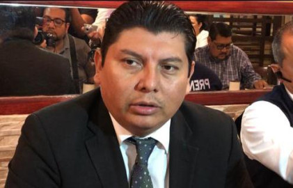 Manifiesta militante de Morena, su desaprobación por decisiones del Partido