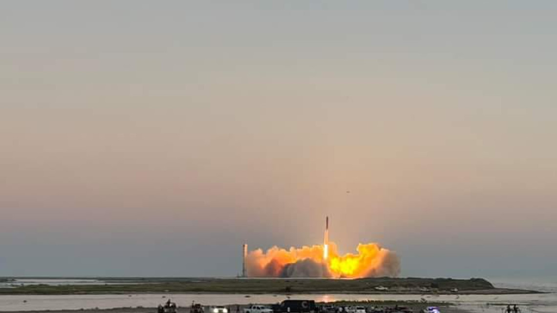 SpaceX logra con éxito quinto lanzamiento; Regresa a la base Super Heavy