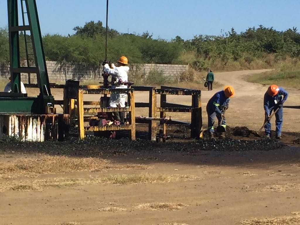 Fuga de petróleo se registra en zona urbana de Altamira
