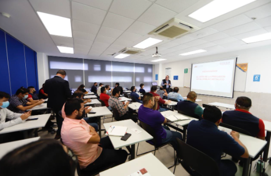 Realizan seminario de capacitación para industria maquiladora 