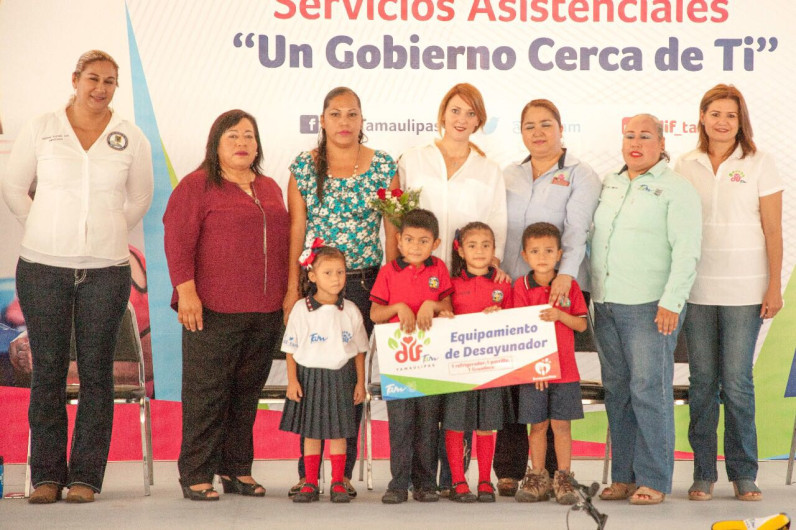 Lleva DIF "Un Gobierno Cerca de Ti" a Padilla