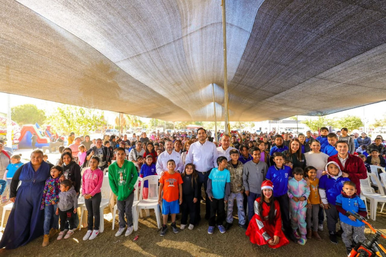Disfrutaron familias de Reynosa Díaz, Posada Bienestar con Carlos Peña Ortiz 