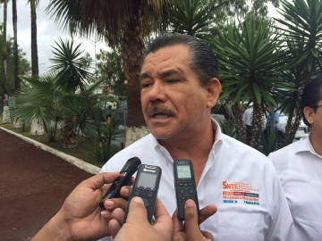 Padres de familia protegen a los buenos maestros