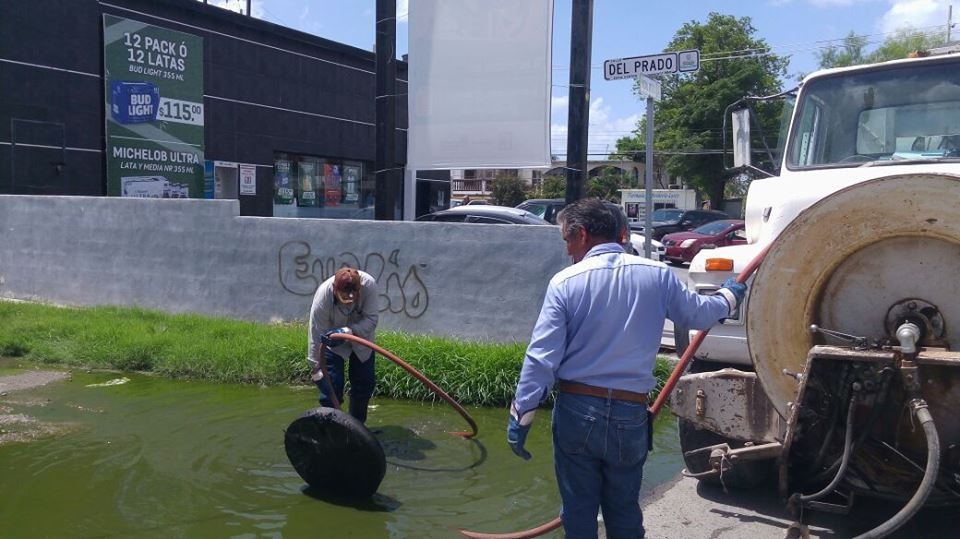 Comapa trabaja con equipo vactor
