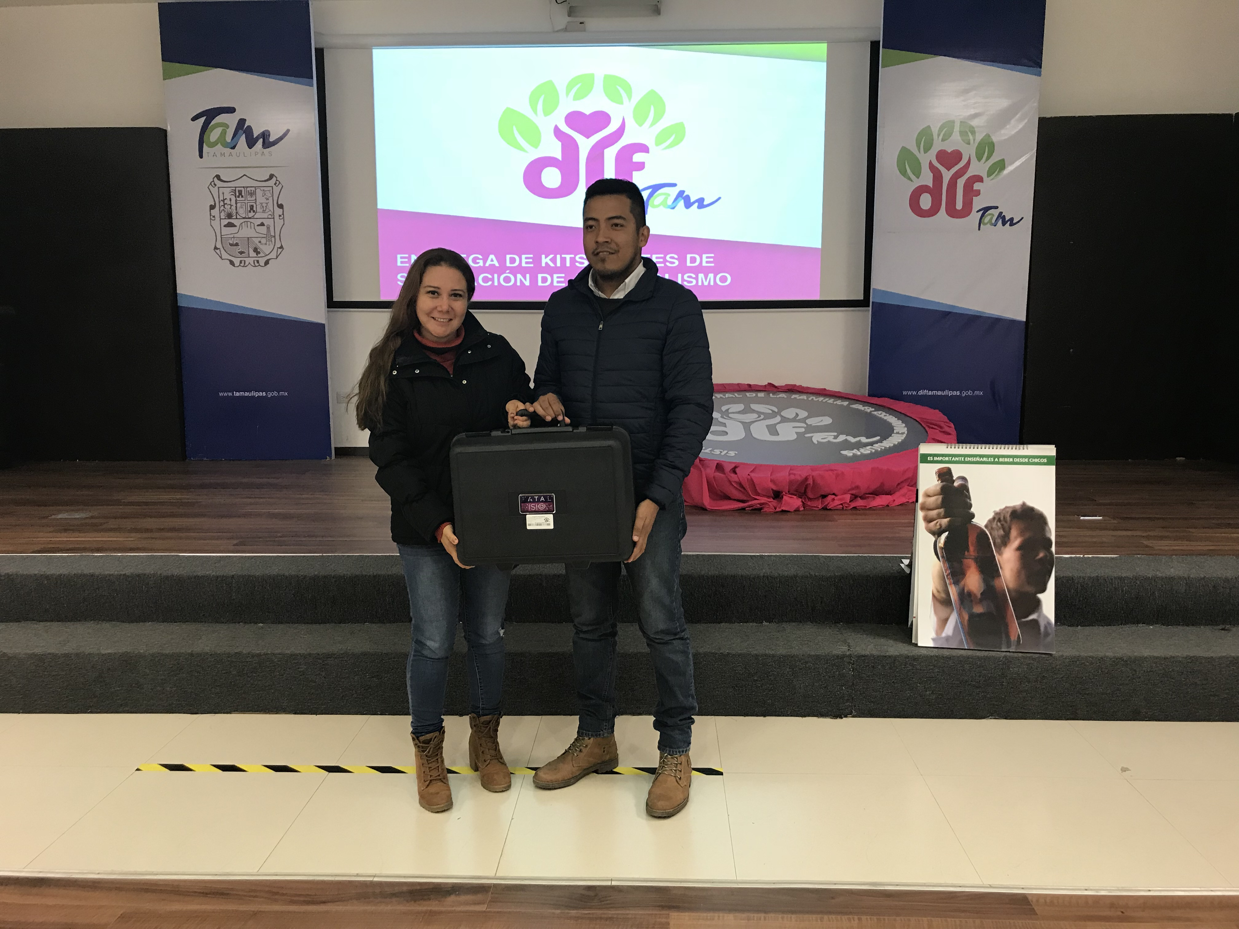 DIF Tamaulipas entrega lentes simuladores