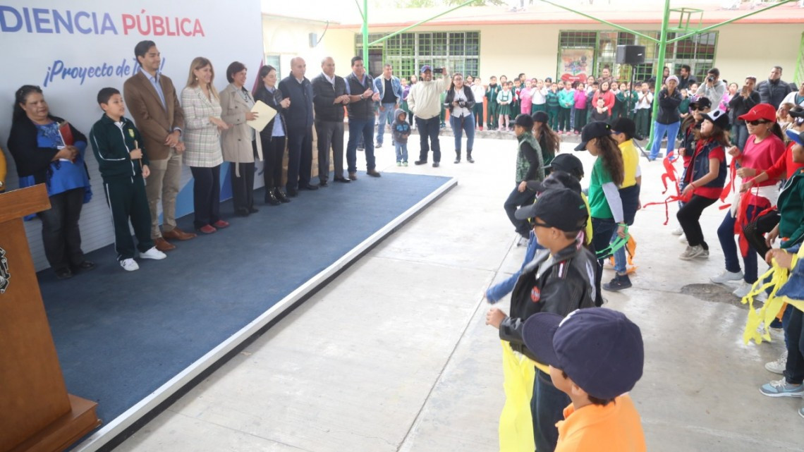 DIF y Ayuntamiento benefician a familias de Lomas