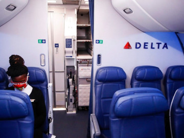 Cobrará Delta Air 200 dólares a sus empleados que no se vacunen contra el COVID-19