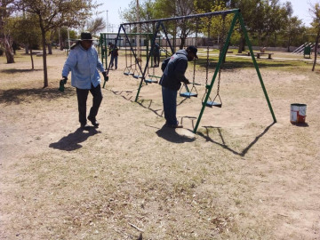 Dan mantenimiento y remodelan en parques de Nuevo Laredo