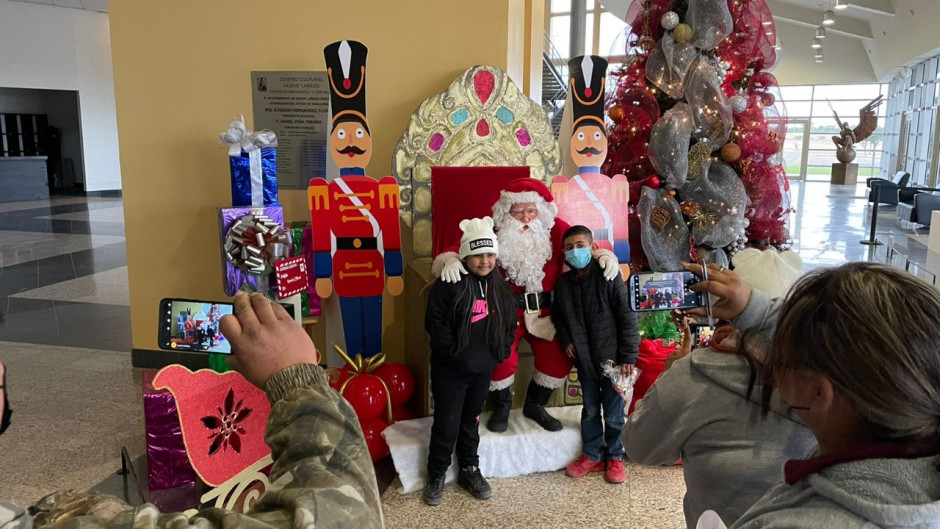 Disfrutan un mágico encuentro con Santa Claus