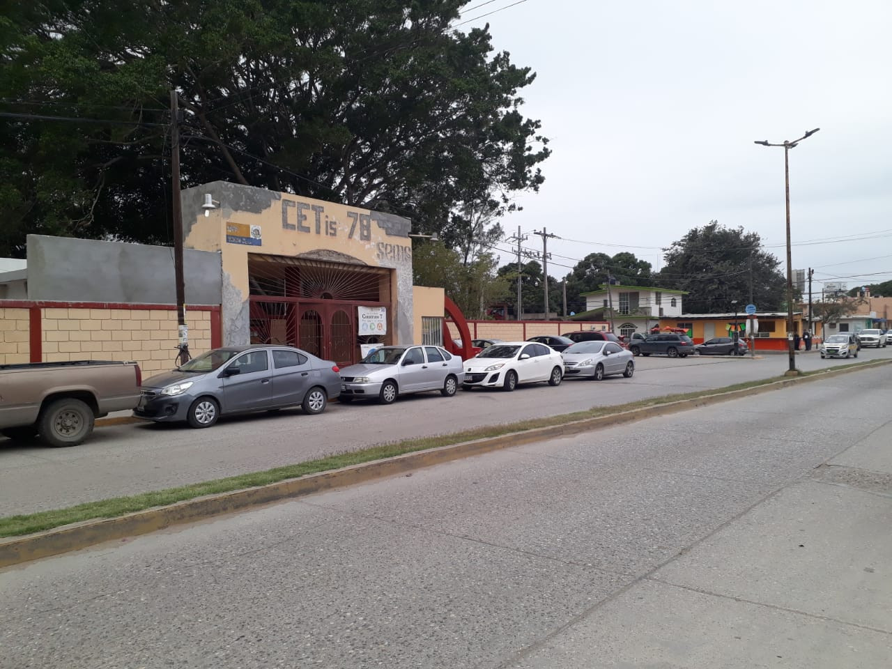 Urge mayor vigilancia fuera de planteles educativos