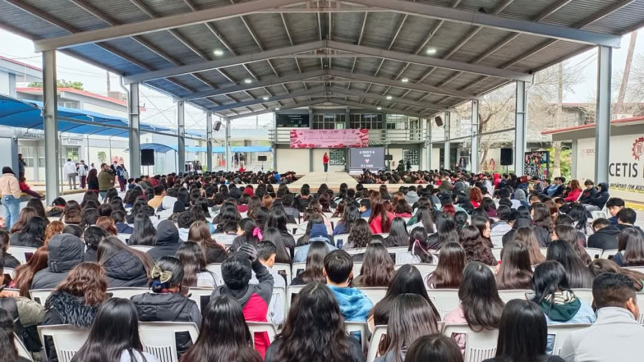 Impulsa Gobierno de Carlos Peña Ortiz prevención de la violencia contra la mujer