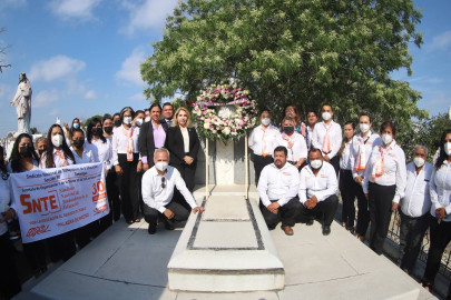 Reconoce alcaldesa Carmen Lilia Canturosas labor de docentes 