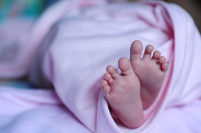 Niña de 11 años da a luz bebé