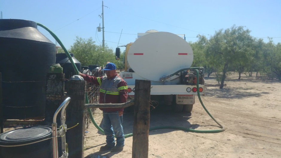 Mantiene Servicios Públicos Primarios Servicio de Pipas en colonias y ejidos de la Periferia