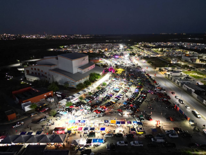 CARFEST 2025: Viven miles de Neolaredenses en una fiesta sobre ruedas