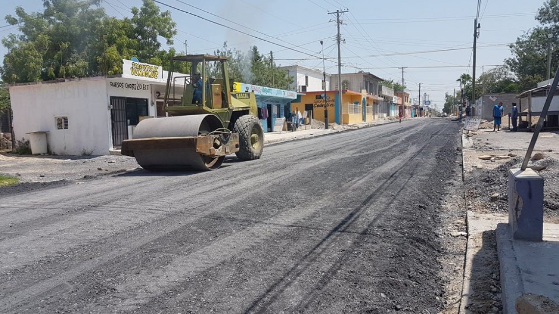 Programa de obras beneficia con pavimentación hidráulica