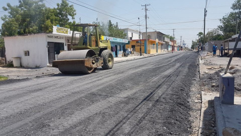 Programa de obras beneficia con pavimentación hidráulica