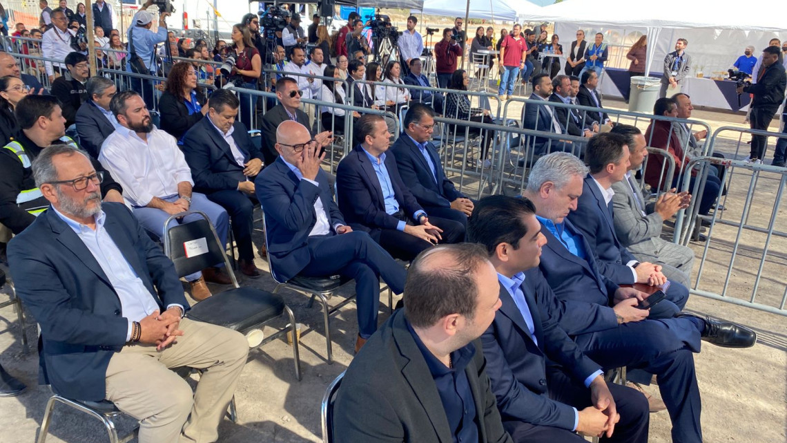 Colocan primera piedra de nueva planta industrial