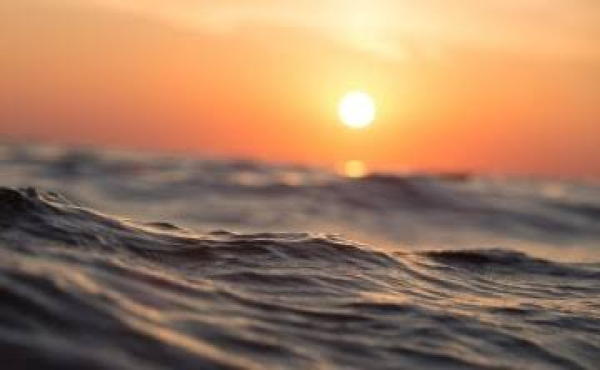 ¡Hasta el agua tiene calor! Océanos rompen record de temperaturas