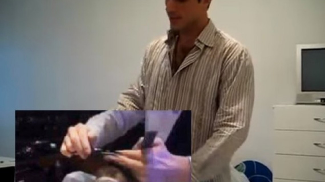 El meme del corte de pelo a un mono que encaja en todo