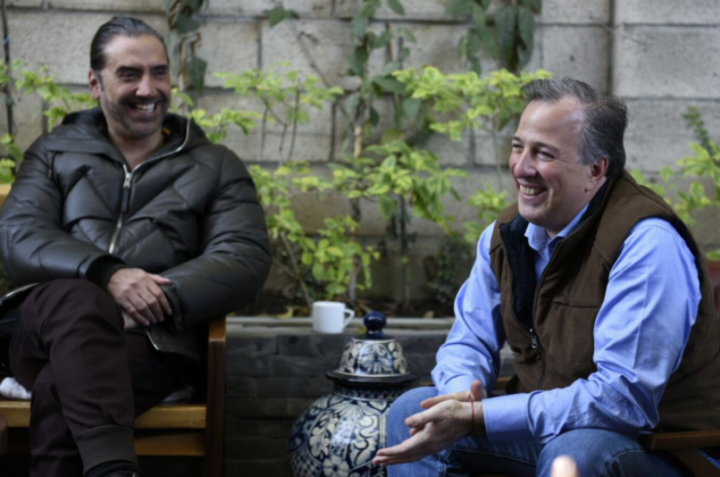 Meade se reúne con Alejandro Fernández