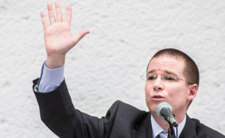 Anaya gana demanda a El Universal