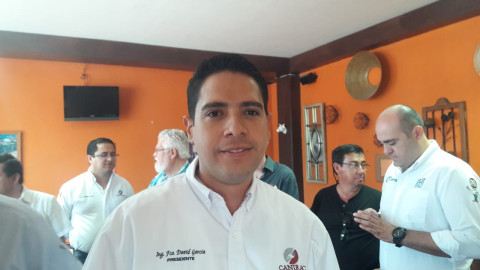 Restauranteros usan redes sociales para promoverse