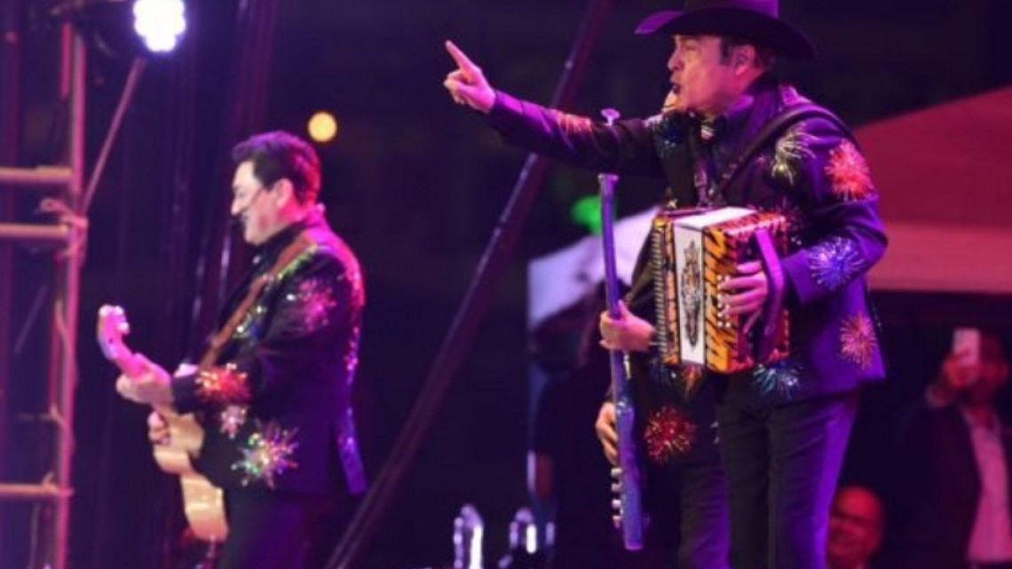 Victoria celebra con doble grito de Independencia 