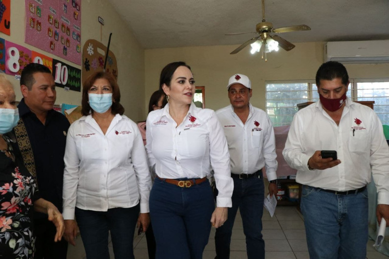 Beneficia Gobierno a comunidad escolar con construcción de baños