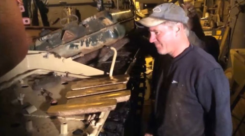 Compra tanque por internet y encuentra más de 2 mdd en oro