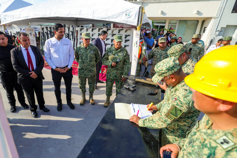 Encabezaron ceremonia de Destrucción de Armamento, el Presidente Carlos Peña Ortiz y el General Fernando Colchado Gómez