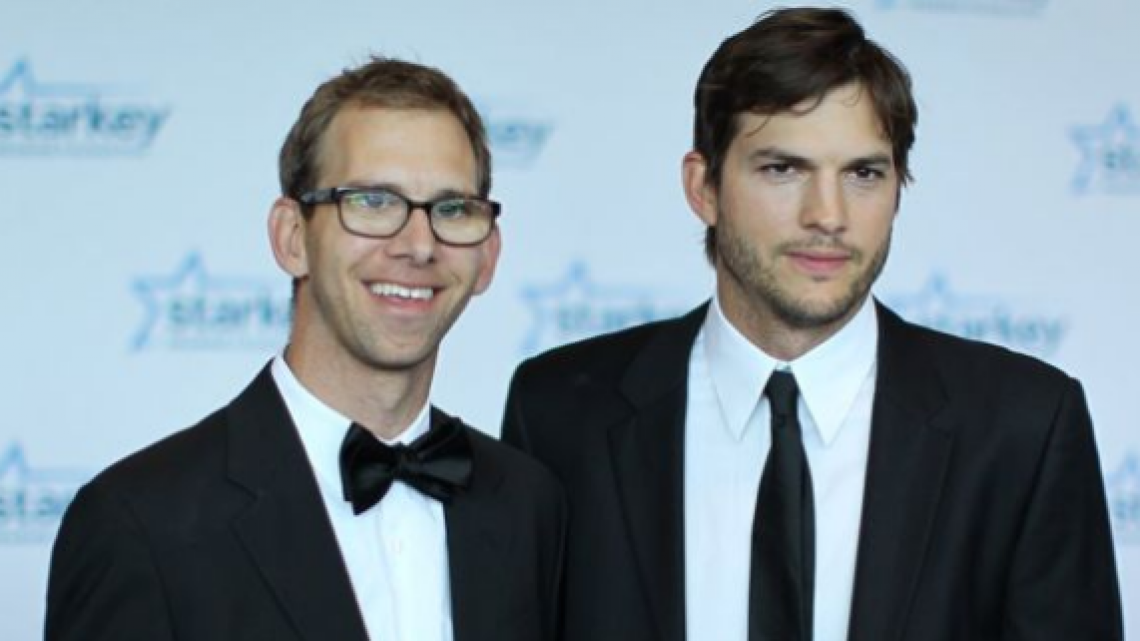 Celebridades que tienen hermanos mellizos